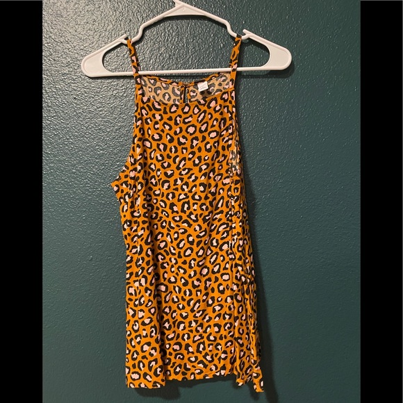 Old navy leopard high neck tank top - Picture 2 of 4